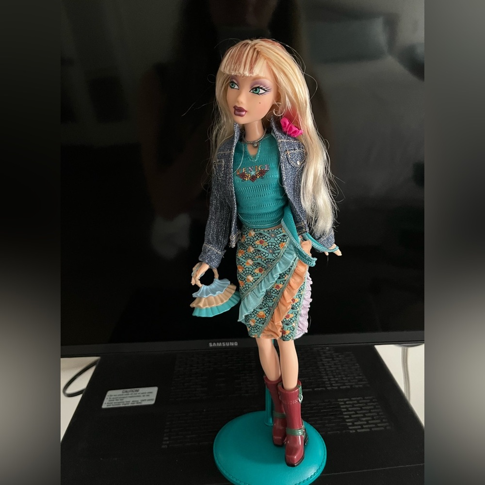 Barbie My Scene Hanging Out Delancey Pretty Fashion Doll Mattel NWOB Official